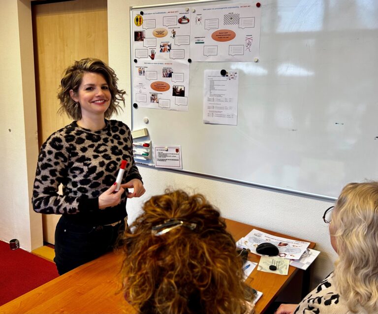 Foto van Susan Smets, kwaliteitsverpleegkundige gespecialiseerd in palliatieve zorg, werkzaam bij Vincent Depaul. Geïnterviewd voor het artikel over Stepped Care.